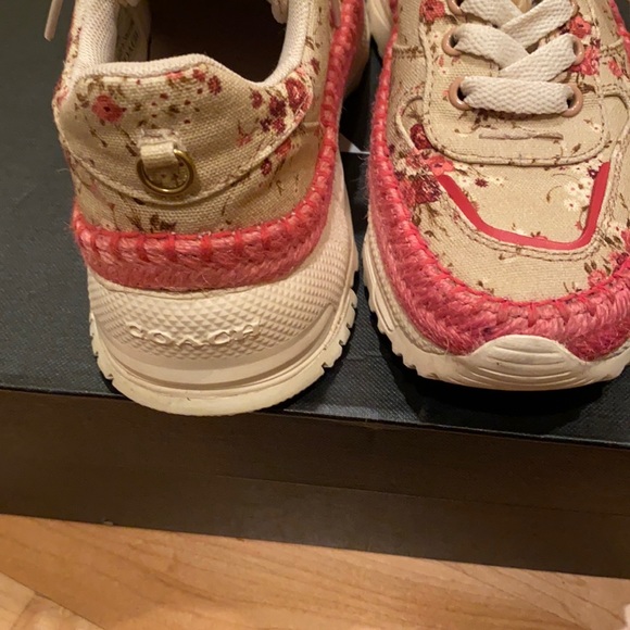 Shoes - Picture 5 of 7